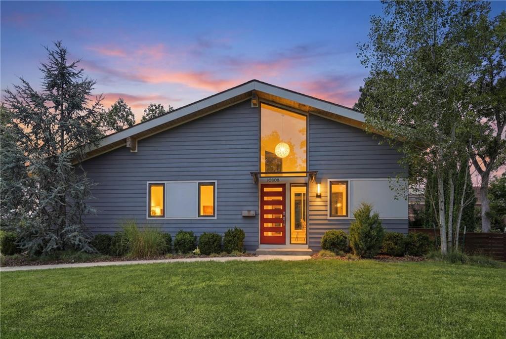 10308 Wenonga Lane, Leawood, KS 66206