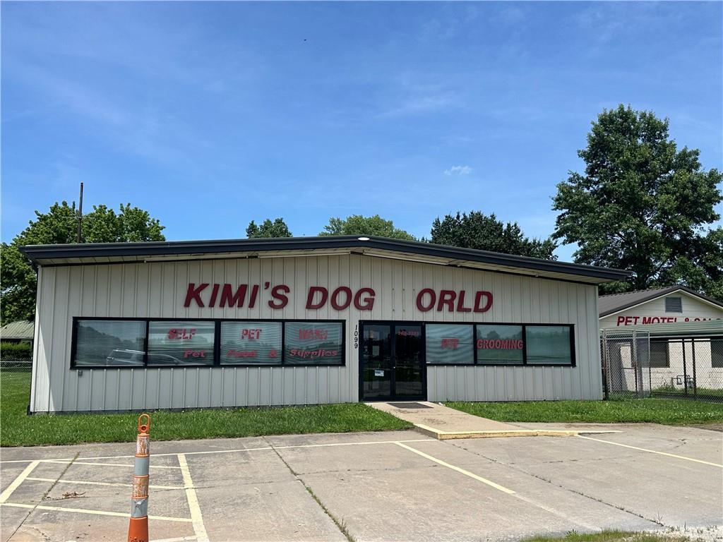 1099 NE 50 Highway, Knob Noster, MO 65336