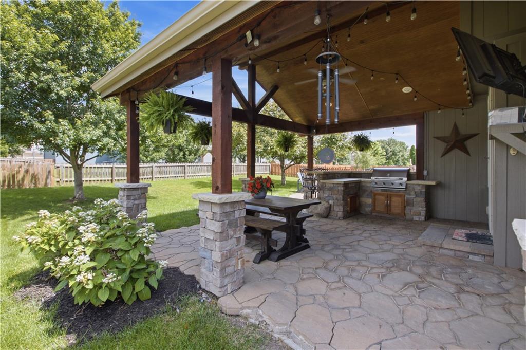 5537 Aminda Street, Shawnee, KS 66226