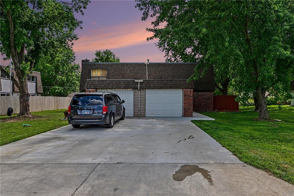 3729 Brush Creek Drive, Lawrence, KS 66047