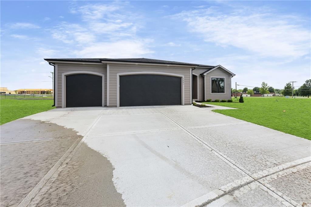 1205 Cottonwood Court, Paola, KS 66071
