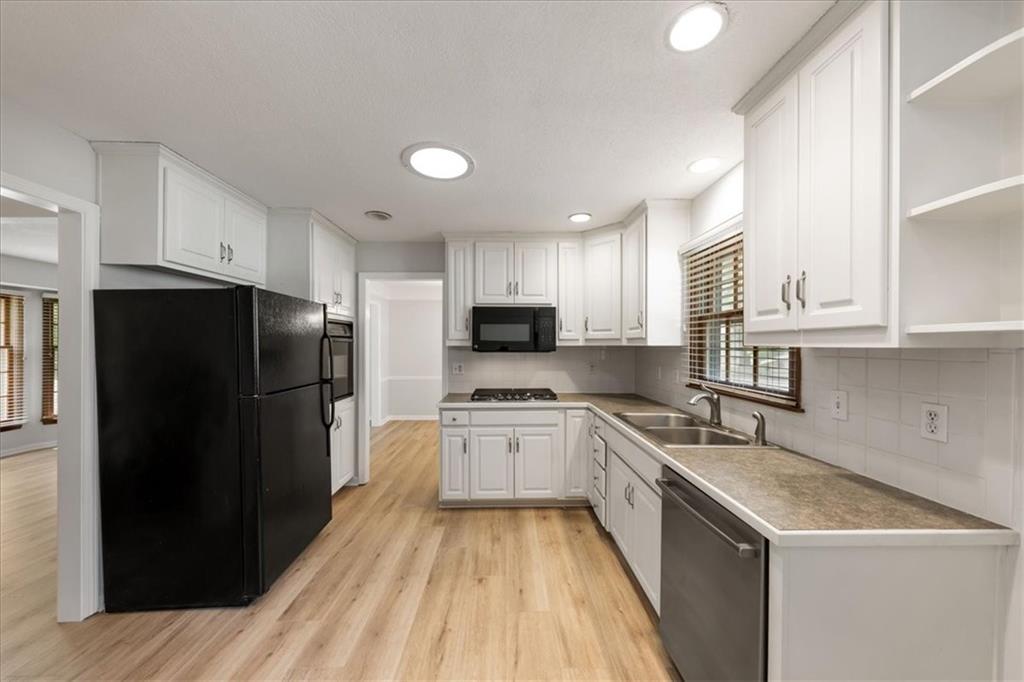 8516 DARNELL Street, Lenexa, KS 66215