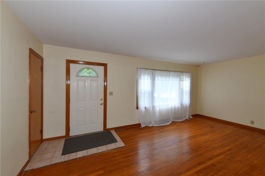 9604 E 32nd Street, Independence, MO 64052
