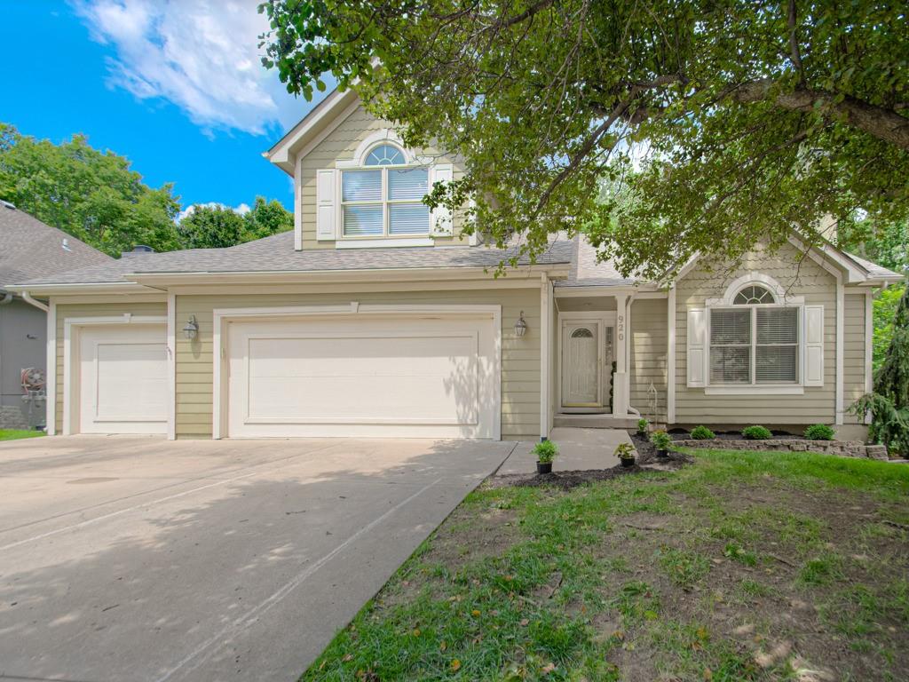920 NE 102nd Street, Kansas City, MO 64155