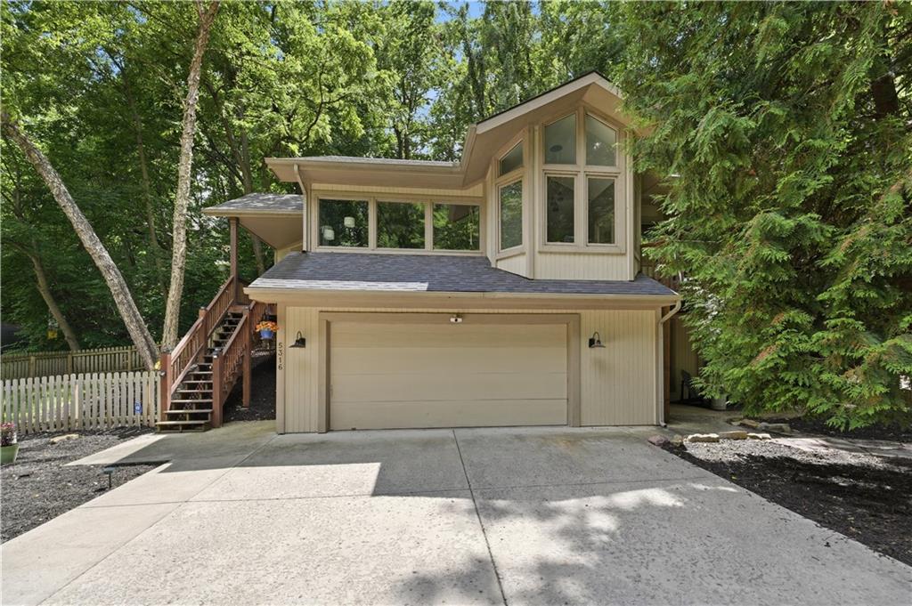 5316 NW Bluff Drive, Parkville, MO 64152