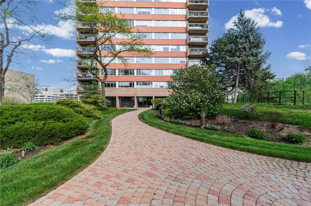 2510 Grand Boulevard, Kansas City, MO 64108