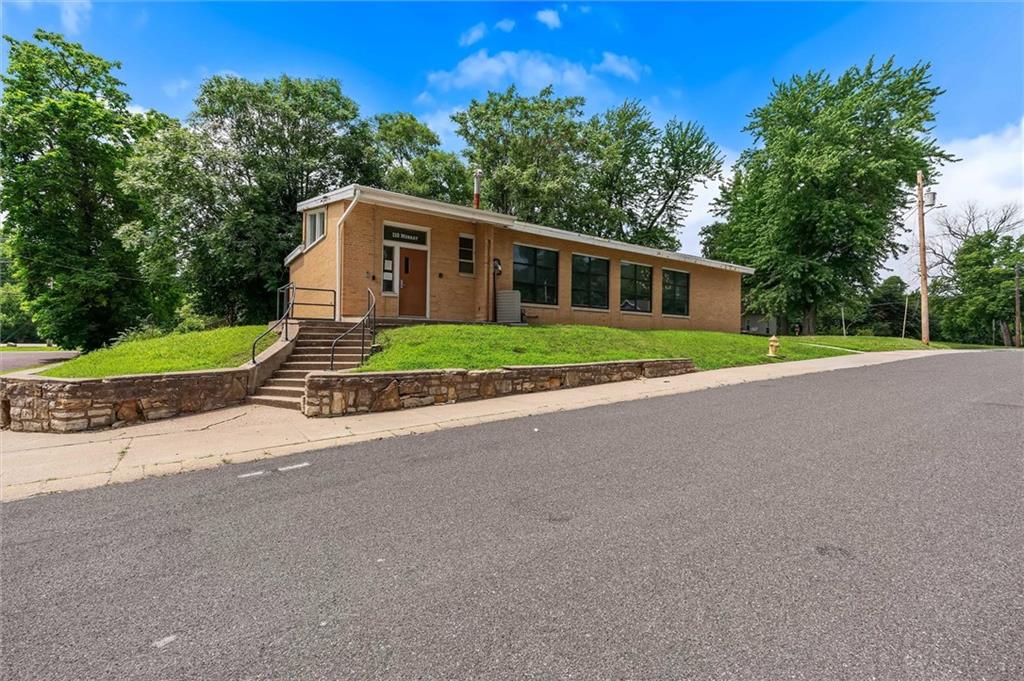 110 Murray Drive, Excelsior Springs, MO 64024