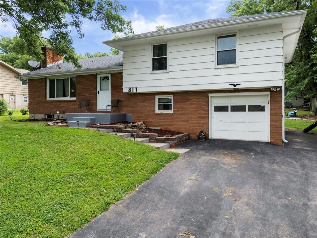 817 S Alexander Road, Independence, MO 64056