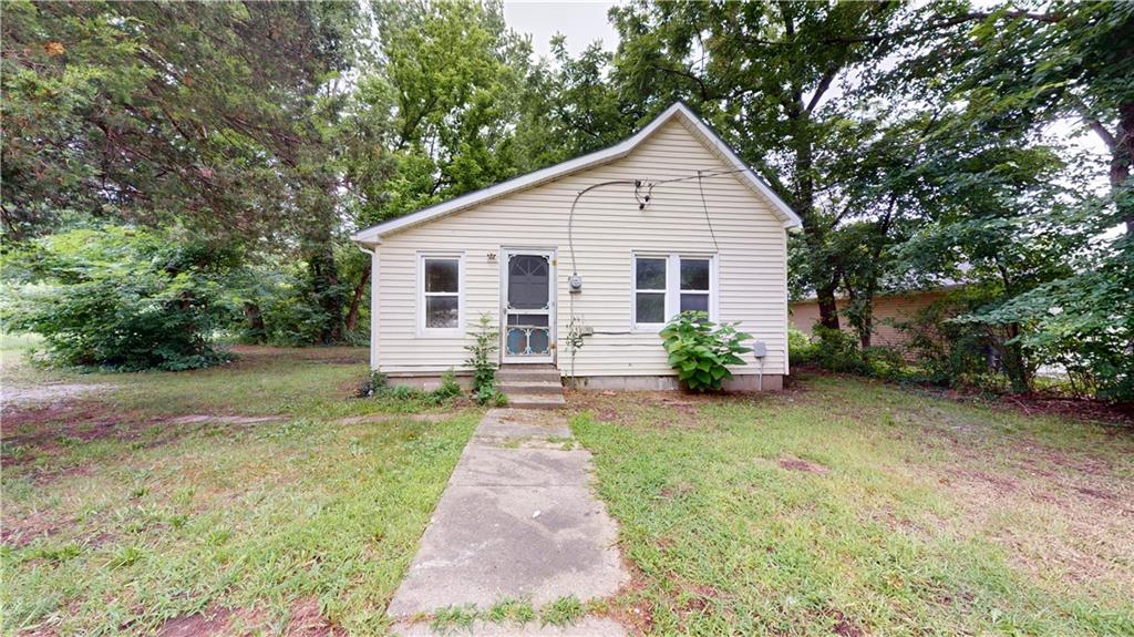 1211 N Colorado Street, Nevada, MO 64772