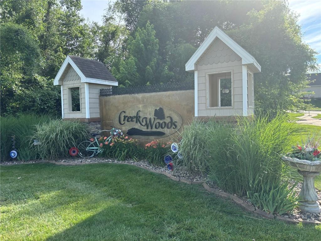 4810 S Creek Woods Drive, St Joseph, MO 64507