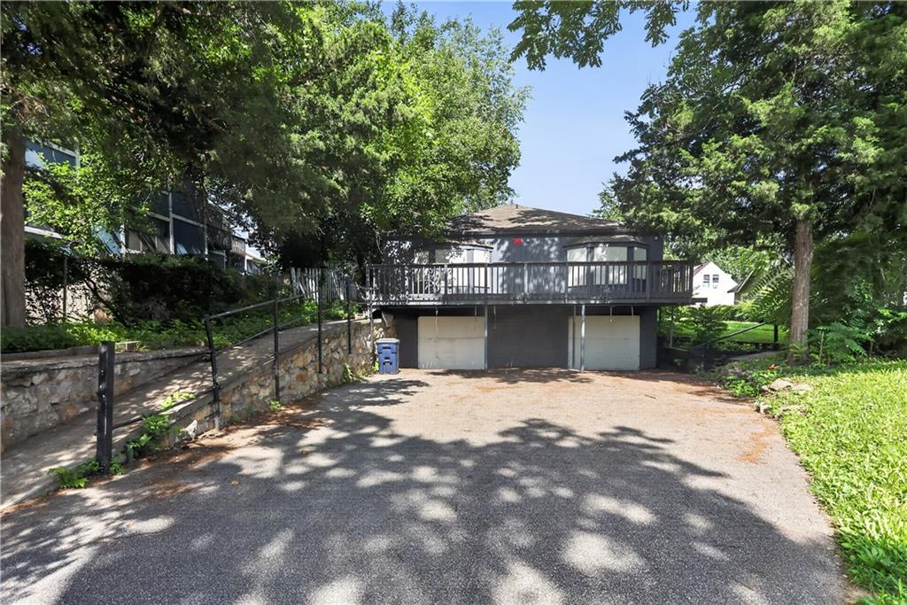 8155 Holmes Road, Kansas City, MO 64131
