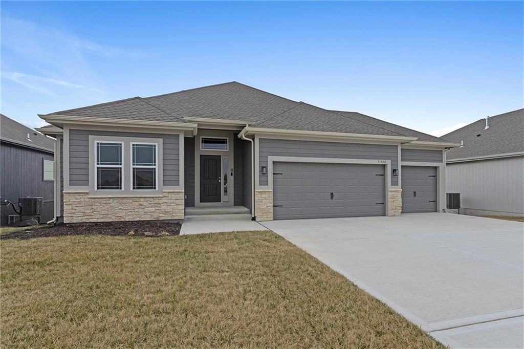 11010 N Corrington Avenue, Kansas City, MO 64156