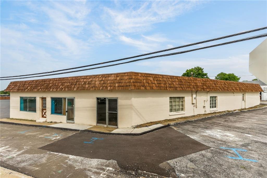902 W Liberty Drive, Liberty, MO 64068