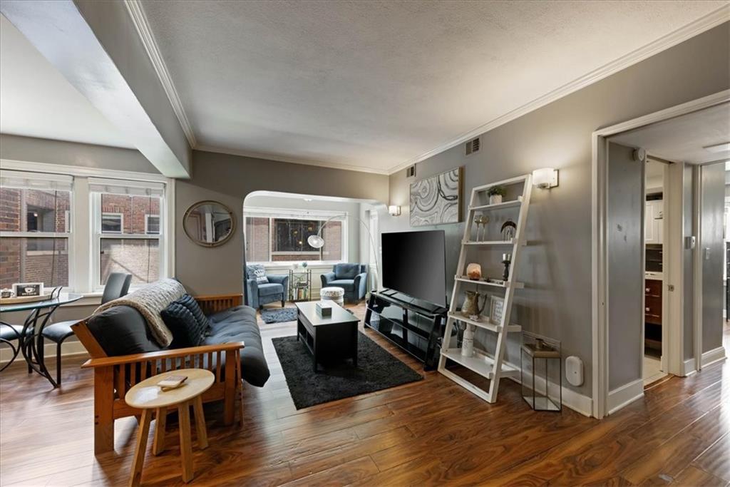 700 W 48th Street, Kansas City, MO 64112