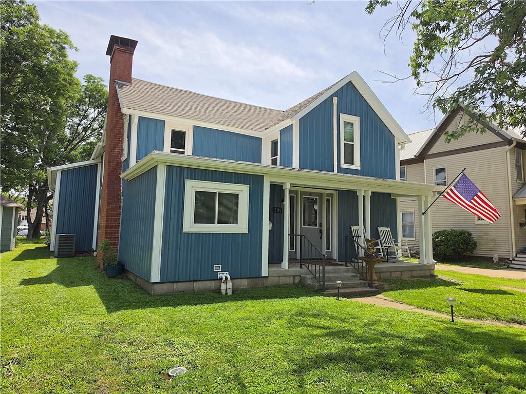 309 S Washington Avenue, Iola, KS 66749