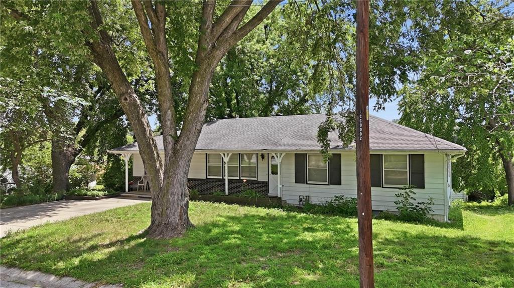 483 NE Meadowbrook Road, Kansas City, MO 64119