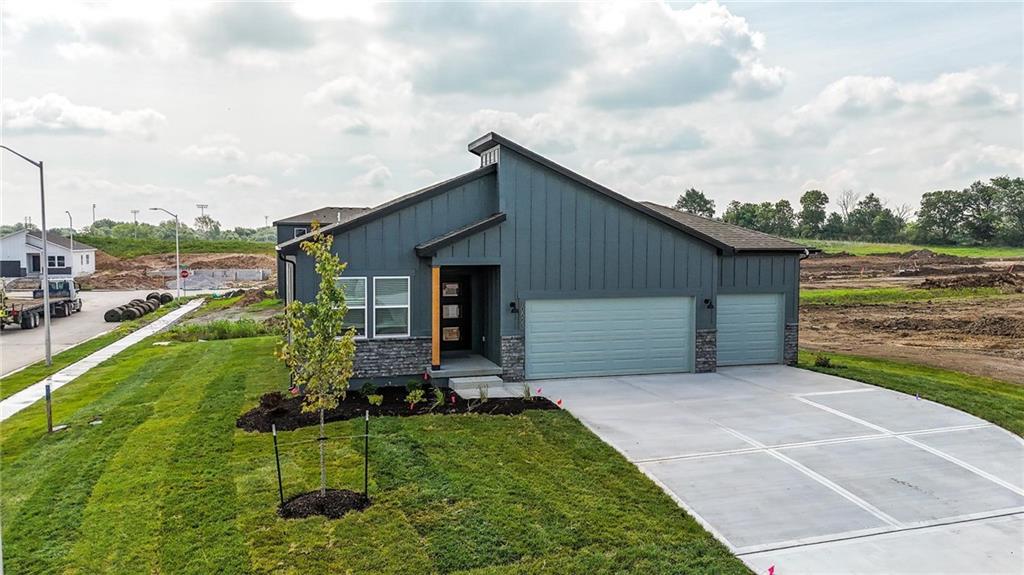 9014 SW 4TH Street, Blue Springs, MO 64064
