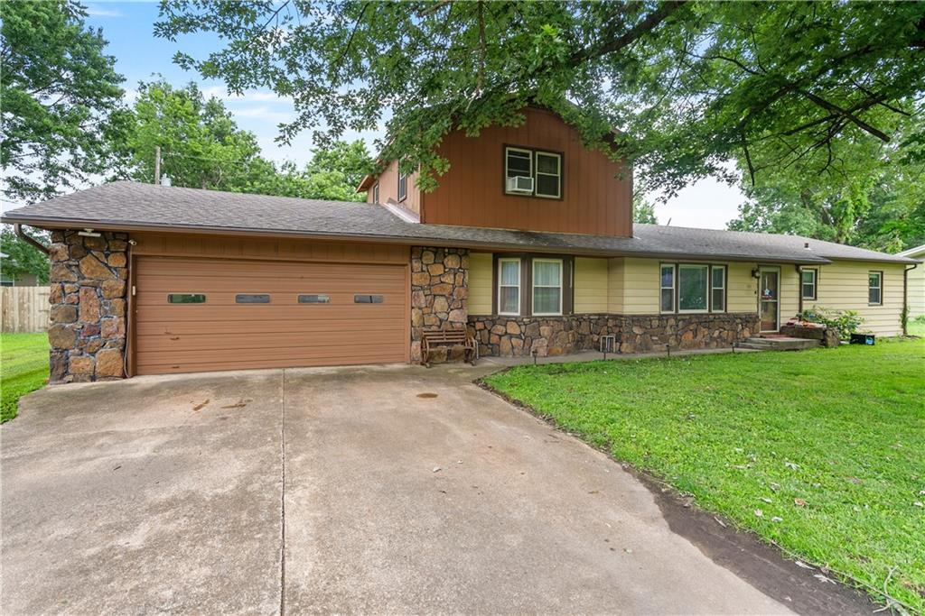 702 S 35th Street, Parsons, KS 67357