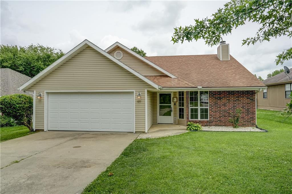 1011 Fox Run Drive, Warrensburg, MO 64093