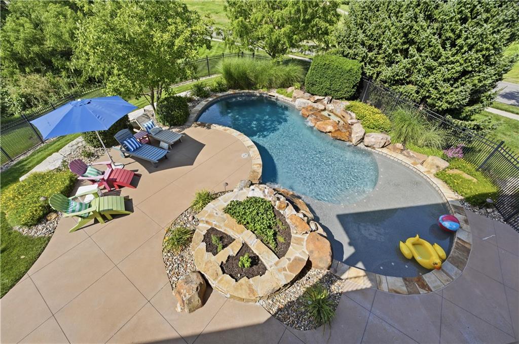 9162 COTTONWOOD CANYON Drive, Lenexa, KS 66219