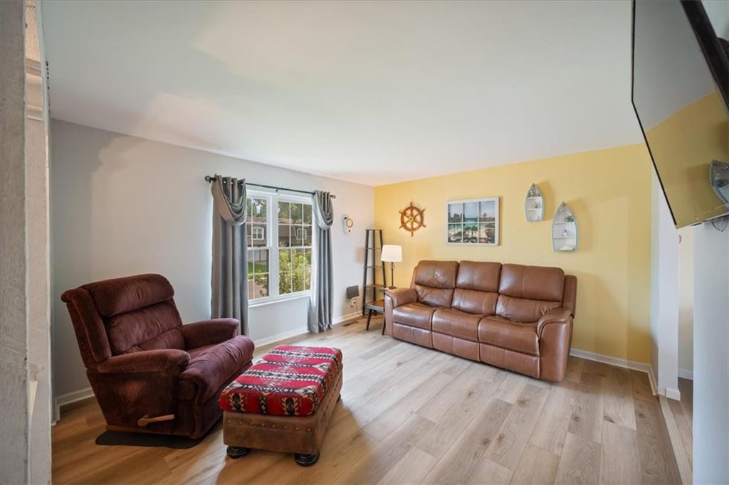 14215 W 94th Terrace, Lenexa, KS 66215