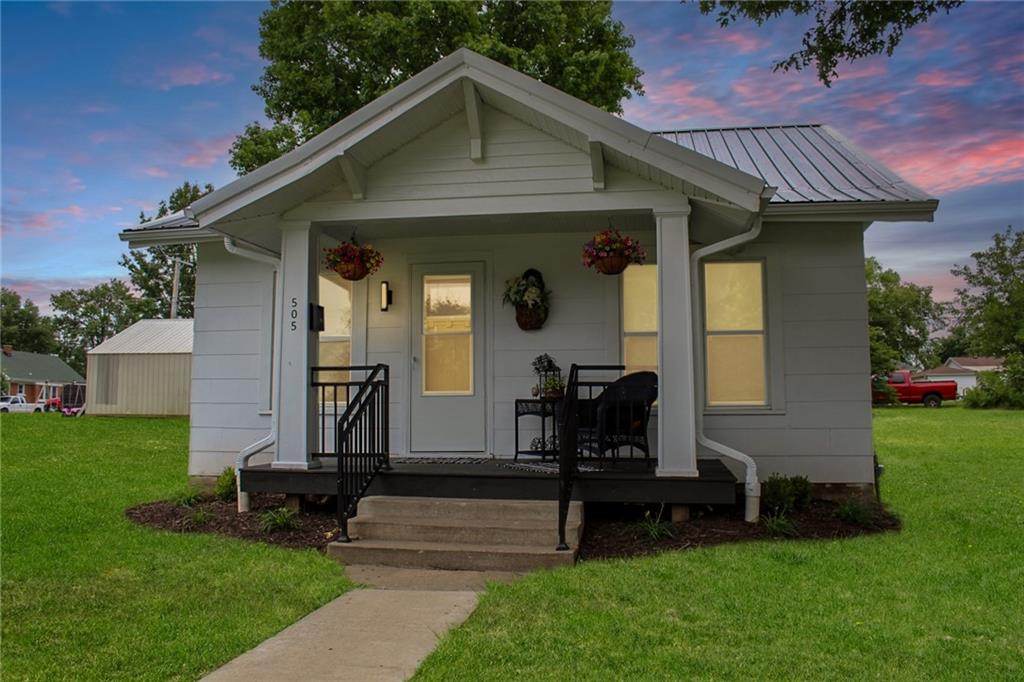 505 W Broadway Street, Higginsville, MO 64037