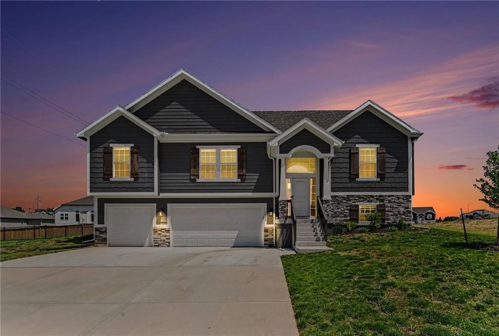 1018 Jasmine Drive, Liberty, MO 64068