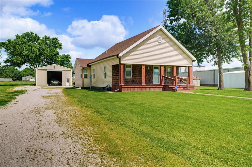 729 S Brunswick Street, Brookfield, MO 64628
