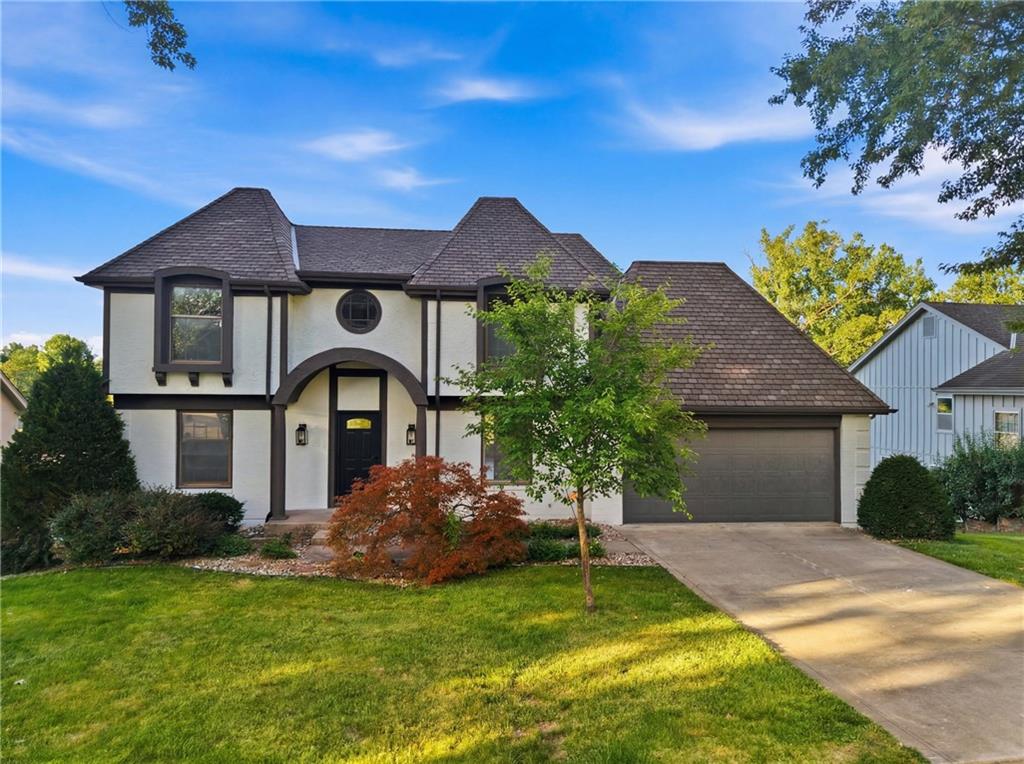 3628 NE Basswood Drive, Lee's Summit, MO 64064
