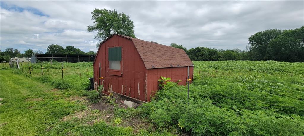 801 S McKinley Street, LaHarpe, KS 66751