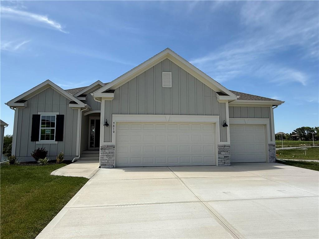 9810 N Laurel Avenue, Kansas City, MO 64157