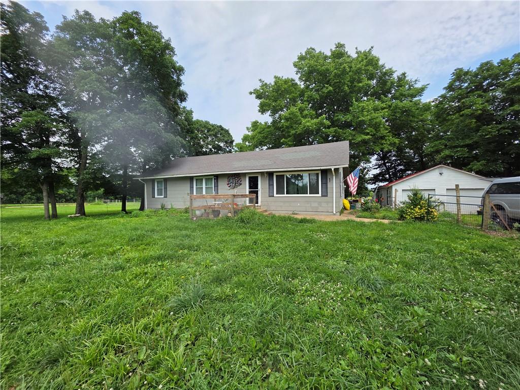 38543 Lone Elm Road, Fontana, KS 66026