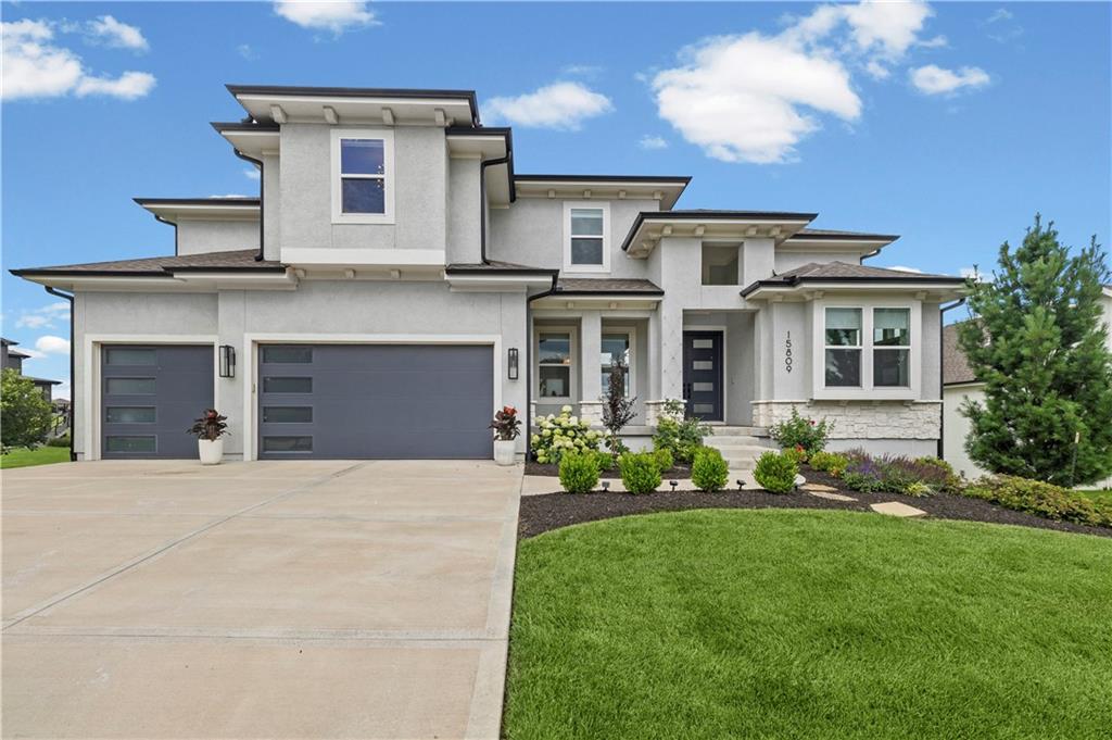 15809 El Monte Street, Overland Park, KS 66224