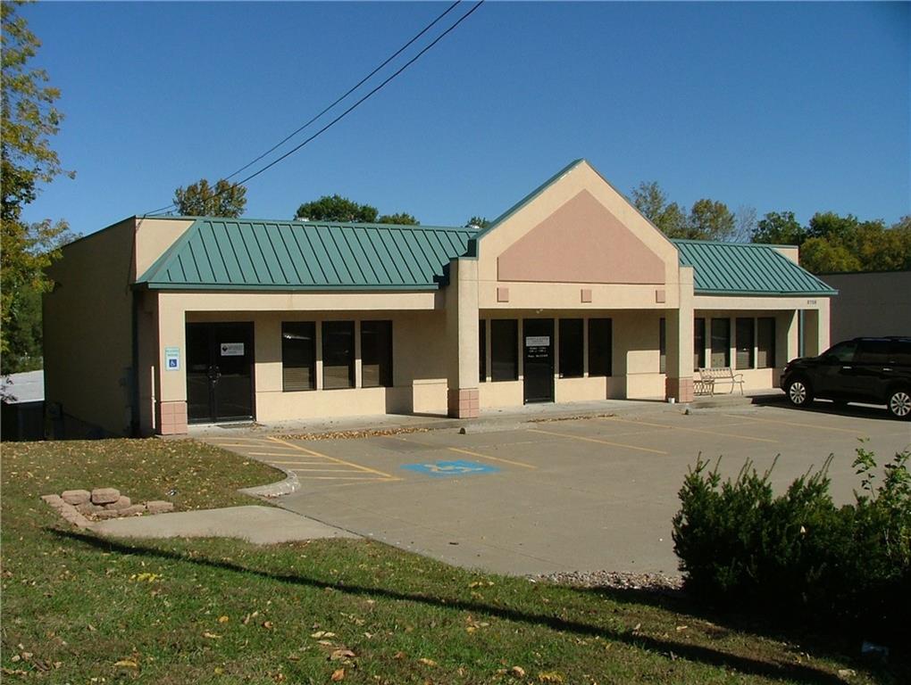 3725 A Gene Field Road, St Joseph, MO 64506