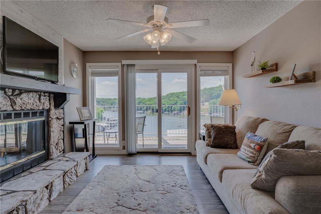 28 Wheel House Circle, Lake Ozark, MO 65049