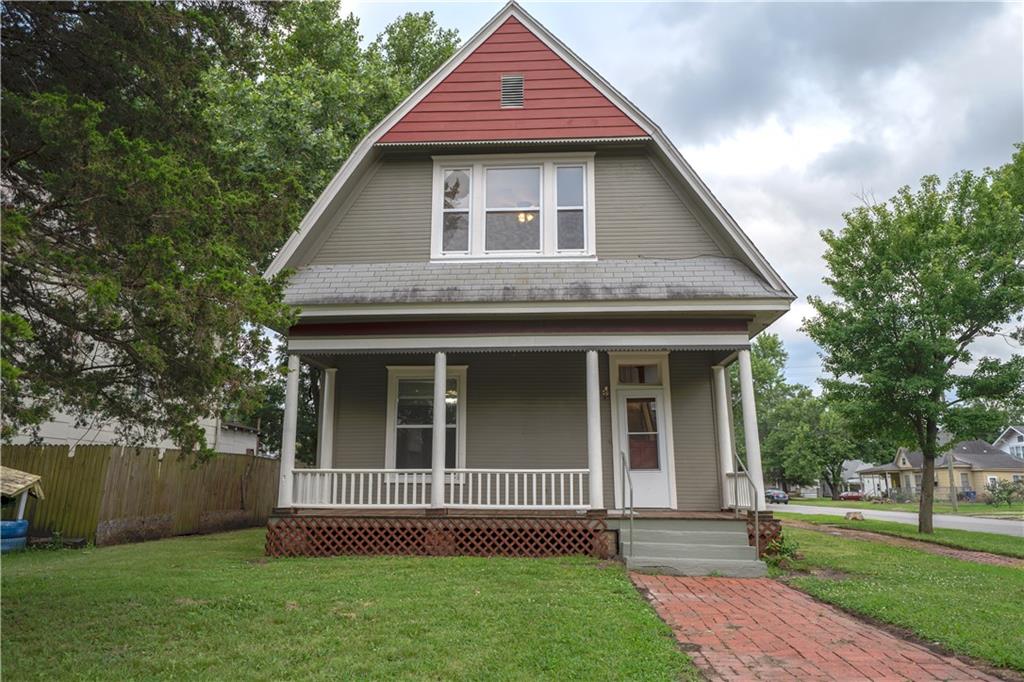 615 W 6th Street, Coffeyville, KS 67337