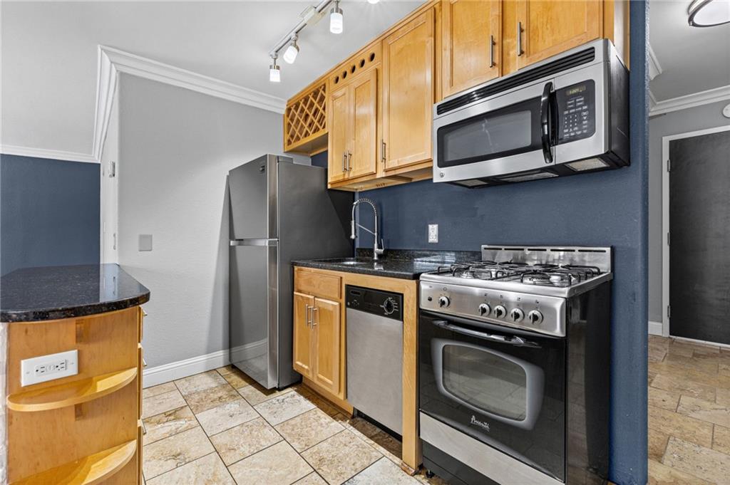 700 E 8th St Street, Kansas City, MO 64106