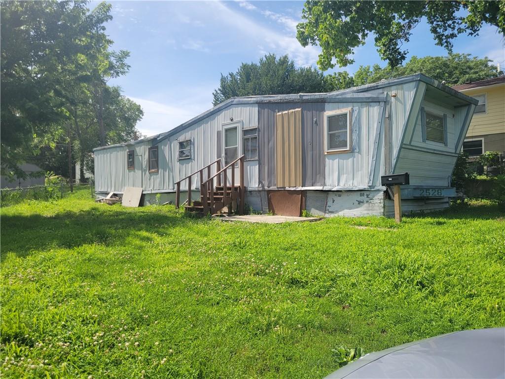 2528 N 3rd Street, St Joseph, MO 64505