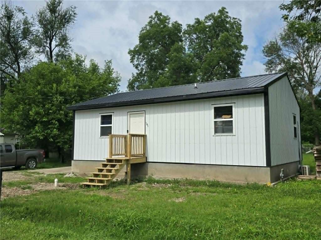 101 N 8th Street, Clinton, MO 64735
