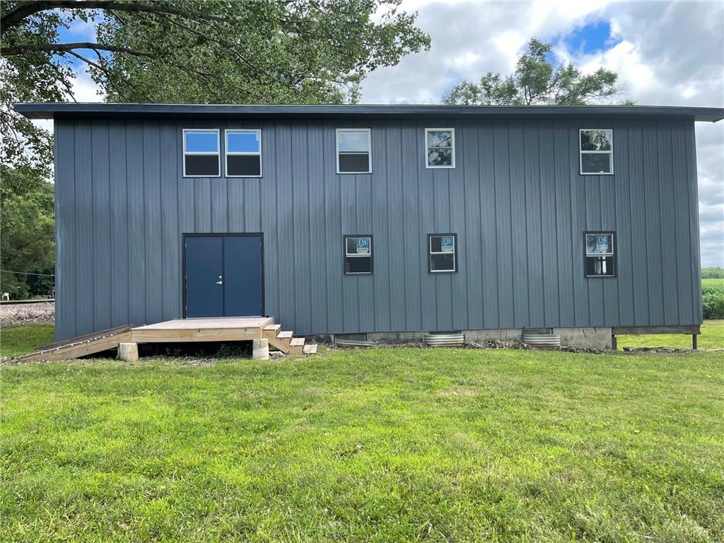 7050 NW Railroad Avenue, Waldron, MO 64092
