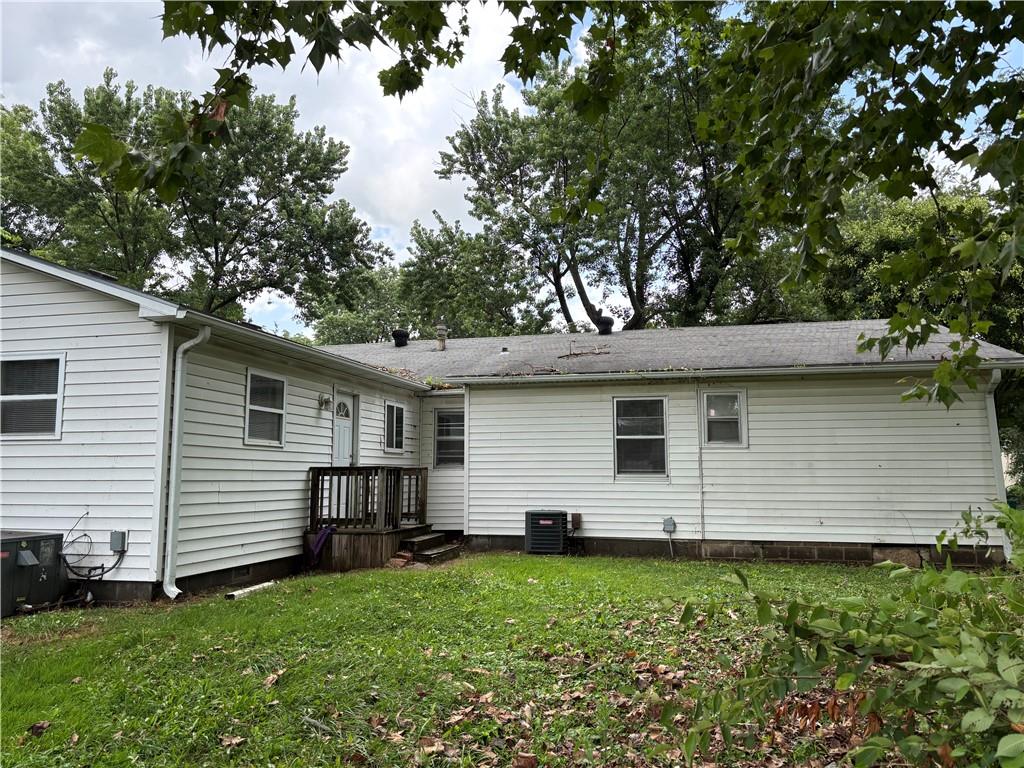2012 S Locust Street, Pittsburg, KS 66762
