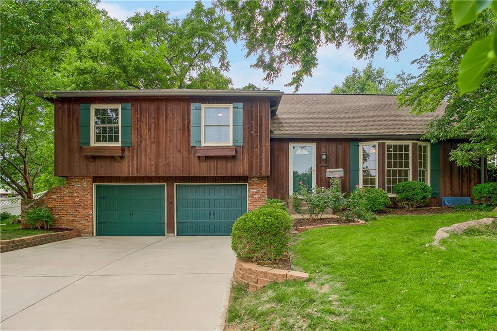 10006 Linden Street, Overland Park, KS 66207