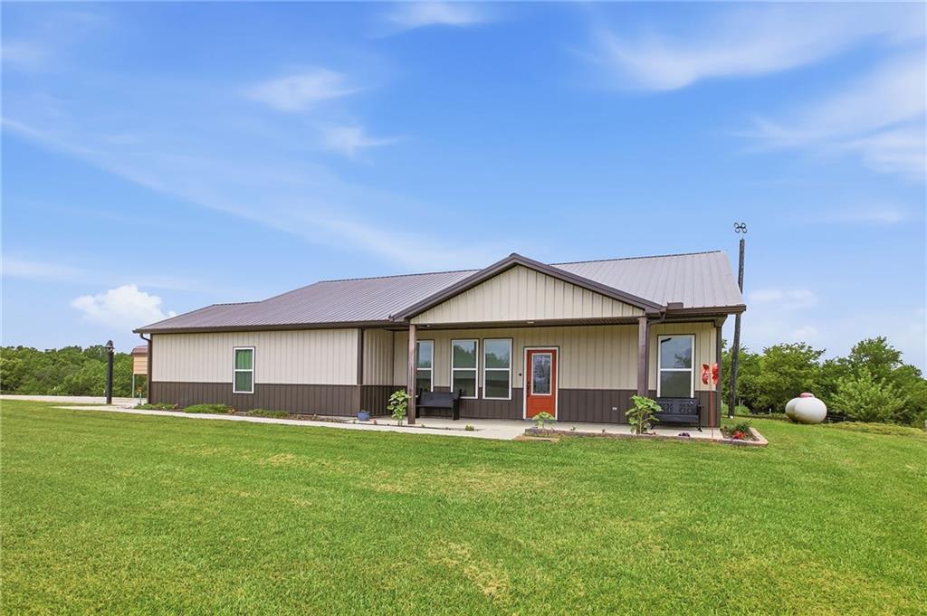 1389 NW 1000th Road, Urich, MO 64788