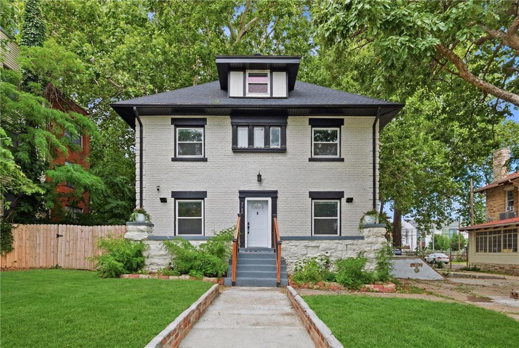 2708 Tracy Avenue, Kansas City, MO 64109