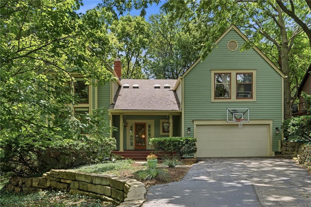 3301 Riverview Road, Lawrence, KS 66049