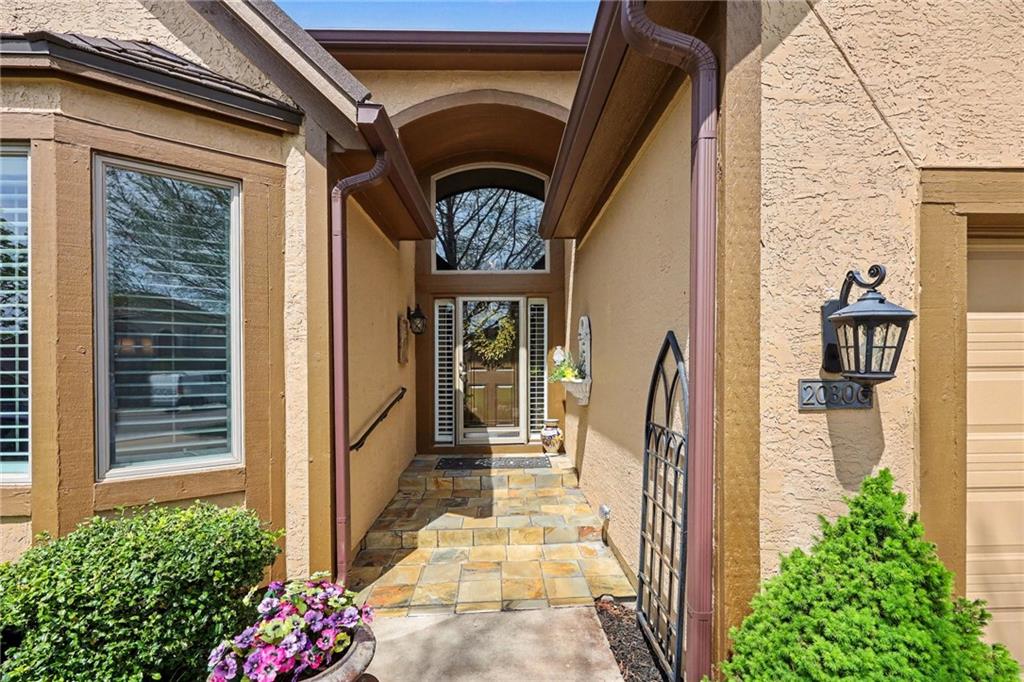 20306 W 99th Terrace, Lenexa, KS 66220