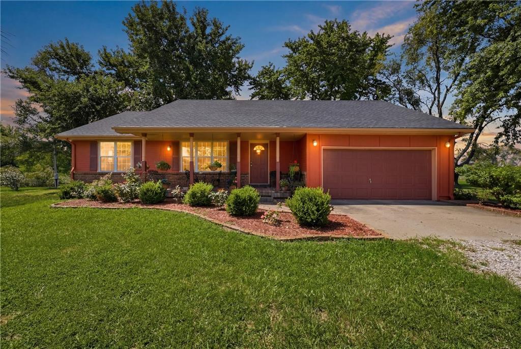 1250 NW 450 Road, Holden, MO 64040