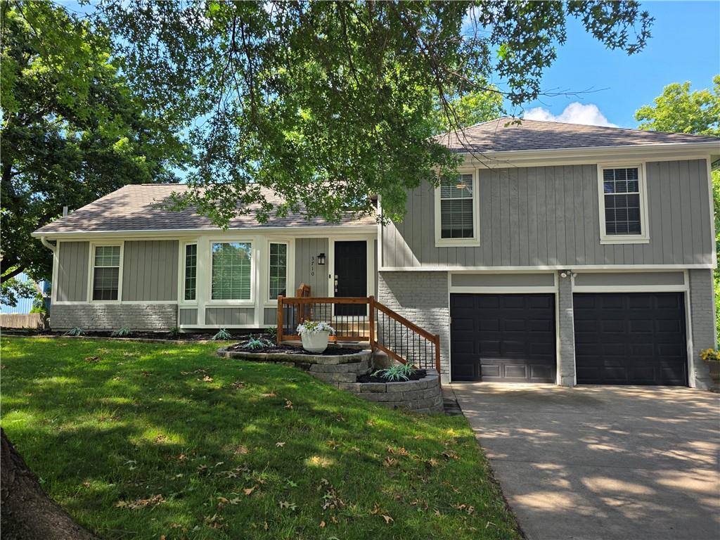 3710 Beechwood Drive, Lee's Summit, MO 64064