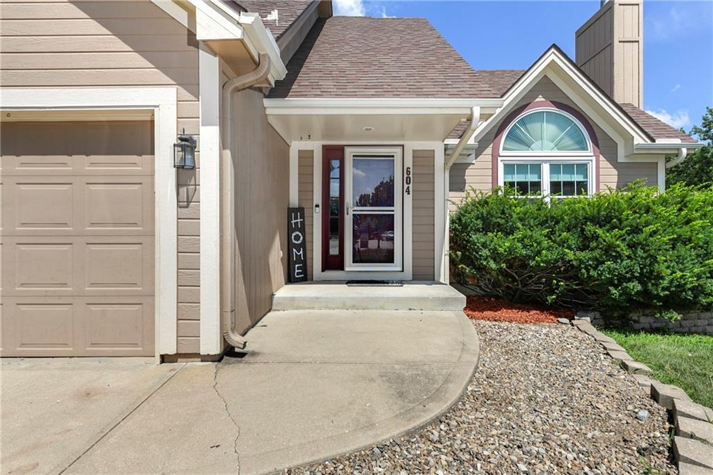 604 Hawthorne Place, Liberty, MO 64068