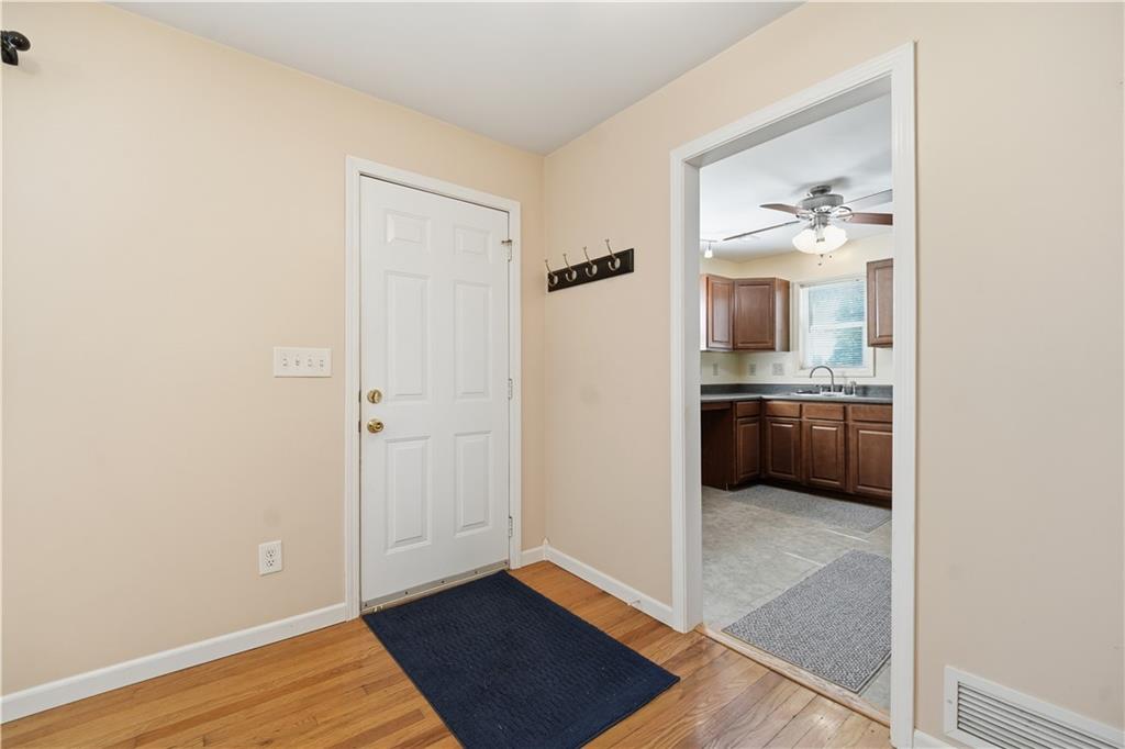 1430 S Kings Highway, Independence, MO 64055